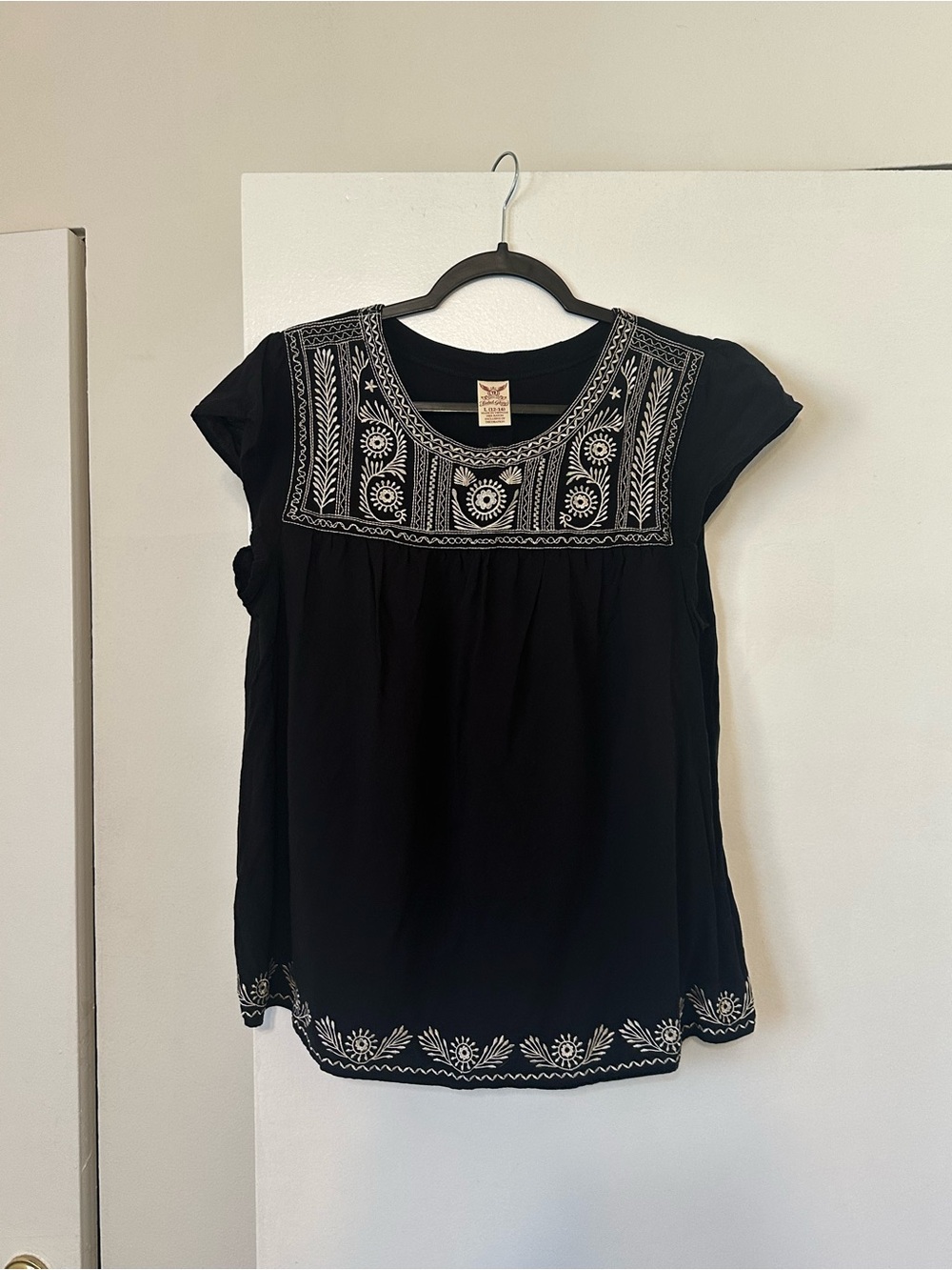 Faded Glory Black Embroidered Short-Sleeve Peasant Top